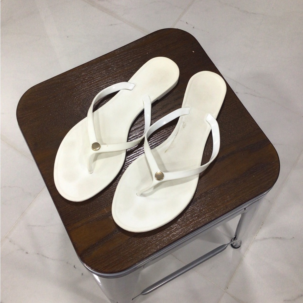 Le Chateau White Sandals